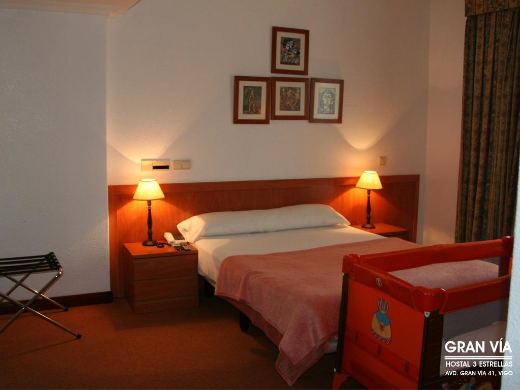 Hostal Gran Via Віго Екстер'єр фото