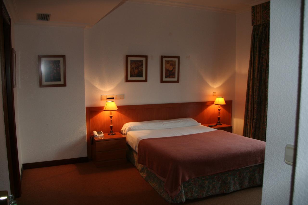 Hostal Gran Via Віго Екстер'єр фото