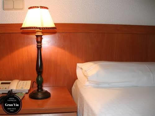Hostal Gran Via Віго Екстер'єр фото