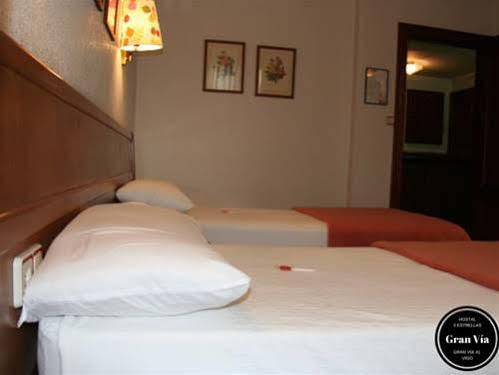 Hostal Gran Via Віго Екстер'єр фото