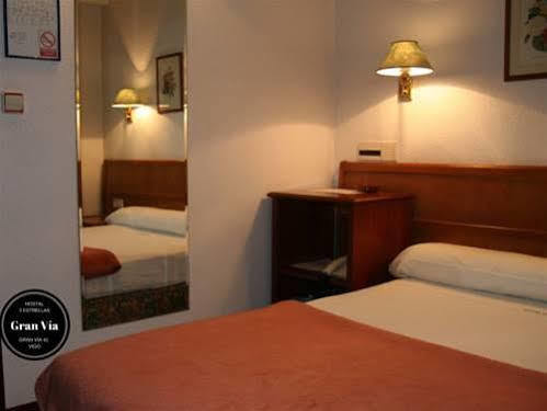 Hostal Gran Via Віго Екстер'єр фото